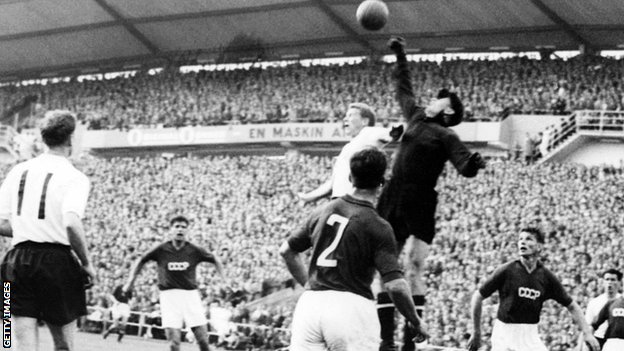 Seleções Imortais – URSS 1956-1962 5 _59825013_yashinpunch