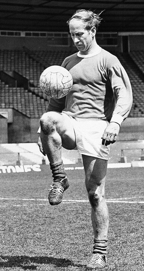 Craque Imortal – Bobby Charlton 11 Bobby Charlton, Manchester United 17.5.68 Daily Mail