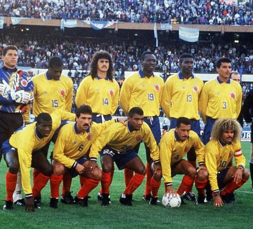 Jogos Eternos – Argentina 0x5 Colômbia 1993 3 A Colômbia da partida histórica - Em pé: Córdoba, Perea, Álvarez, Rincón, Valencia e Mendoza. Agachados: Asprilla, Goméz, Pérez, Herrera e Valderrama.