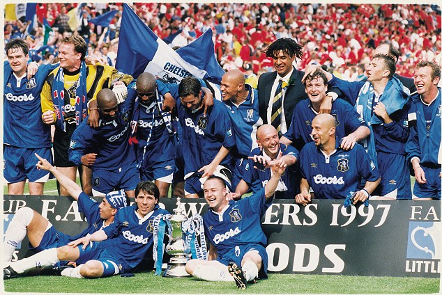 Esquadrão Imortal – Chelsea 1996-2000 32 article-2129485-007F926B00000258-360_634x424