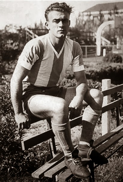 Seleções Imortais – Argentina 1941-1947 30 O jovem Alfredo com a camisa argentina: cena rara, mas inesquecível.