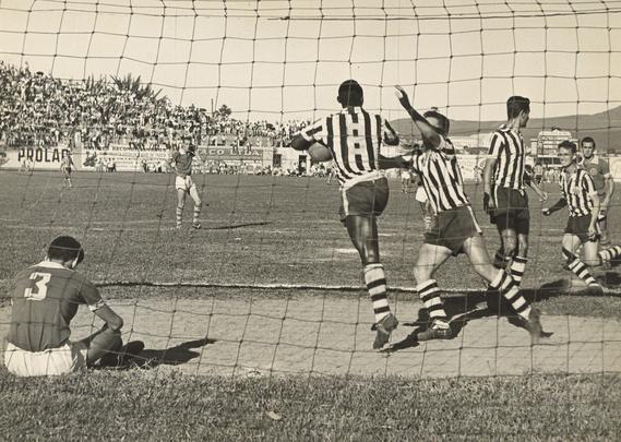 Atlético-MG x Cruzeiro - Clássico Mineiro 51 1954 Gol de Ubaldo x cruzeiro no independência